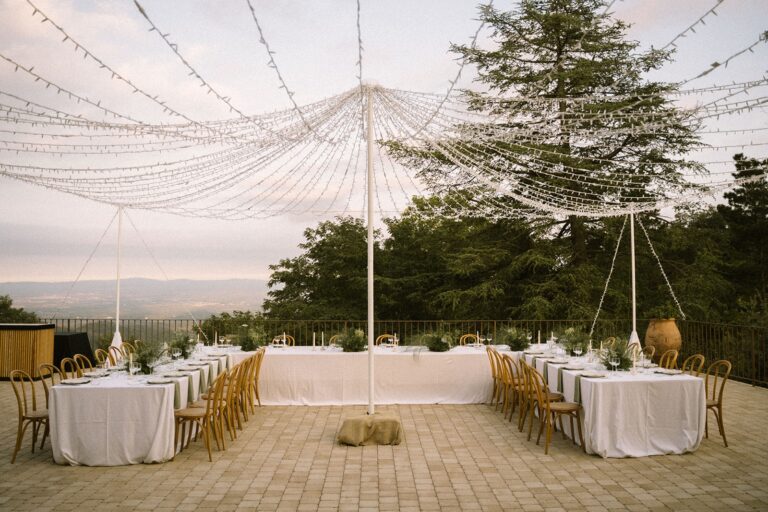 Dining Beneath the Lights, Mas Huix