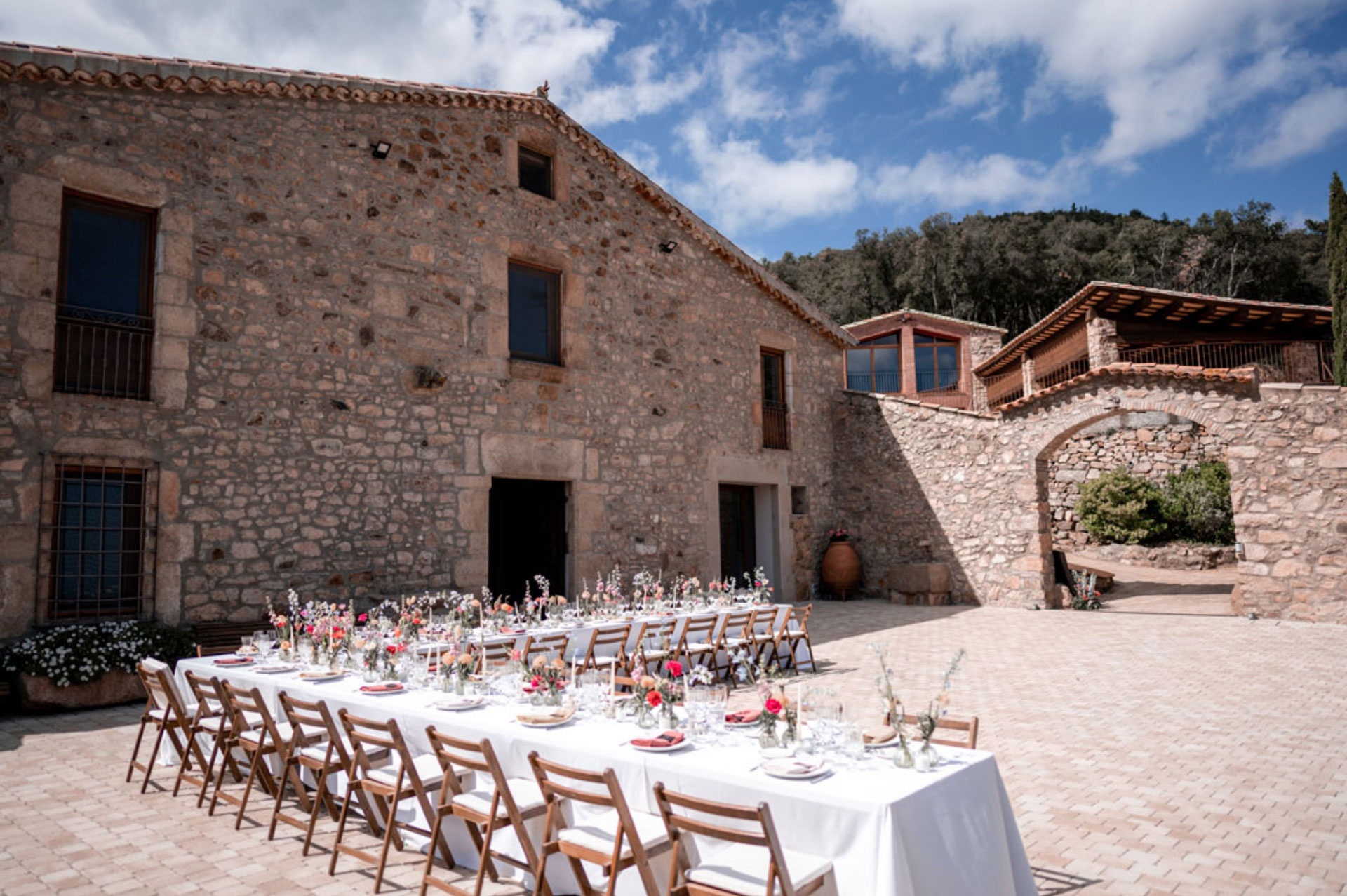 Long Tables in the Courtyard, Mas Huix
