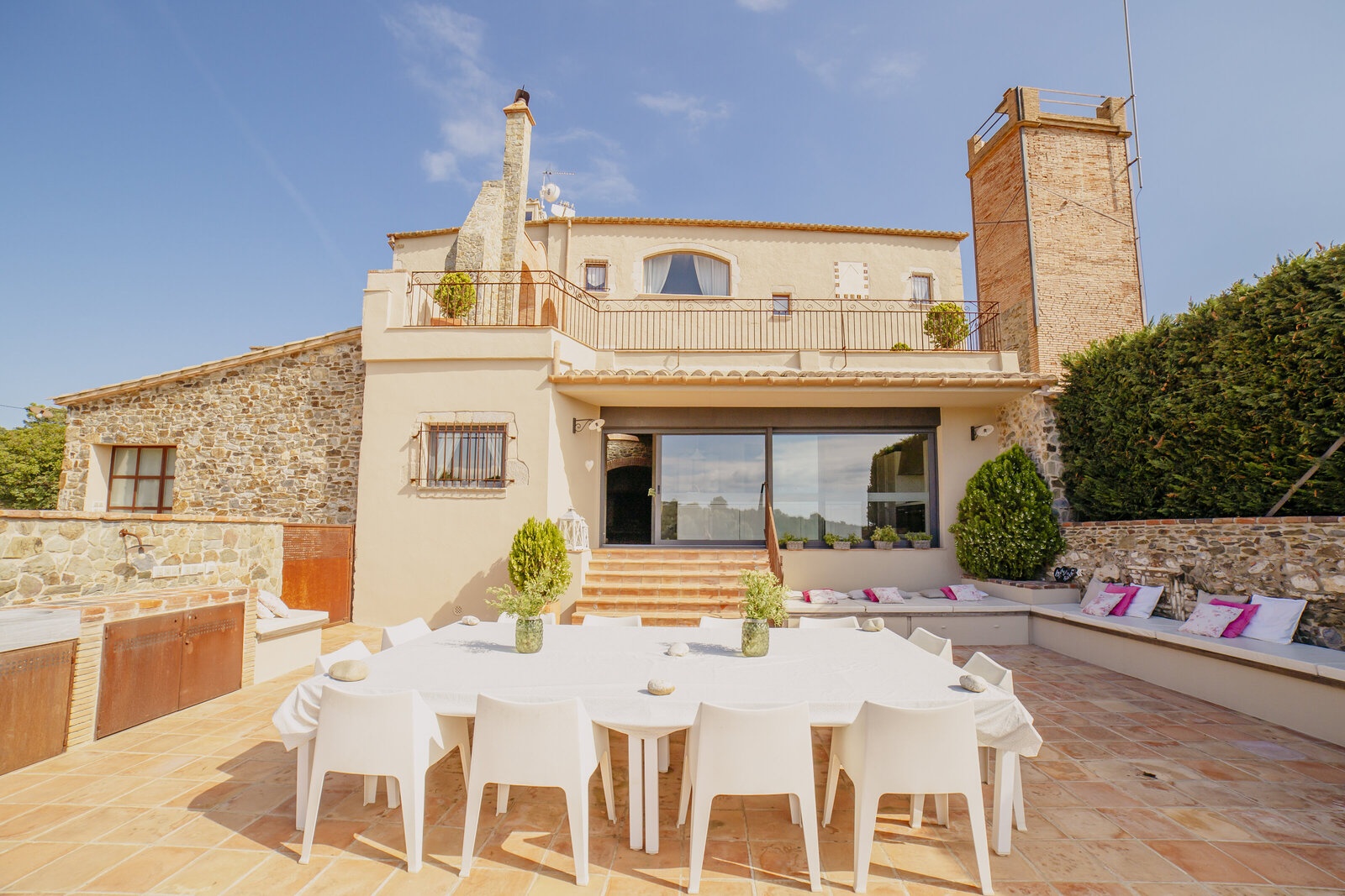 The Manor and Terrace Tables, Mas Torroella Luxury Villa & Spa