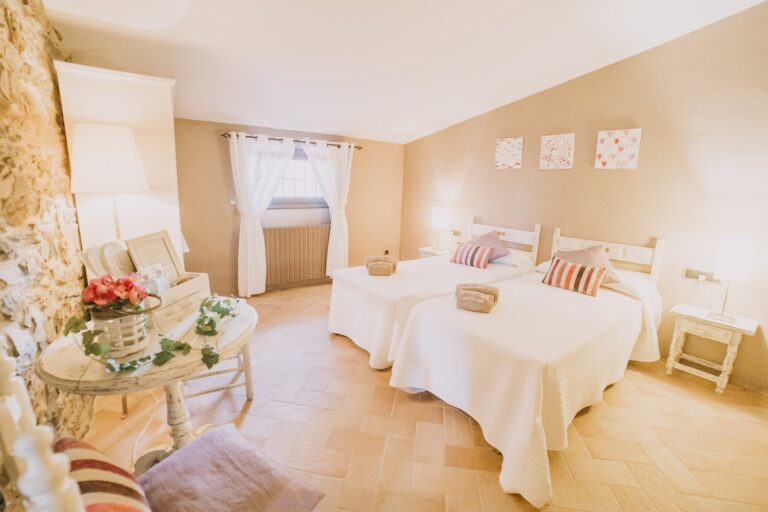 A Manor Bedroom, Mas Torroella Luxury Villa & Spa