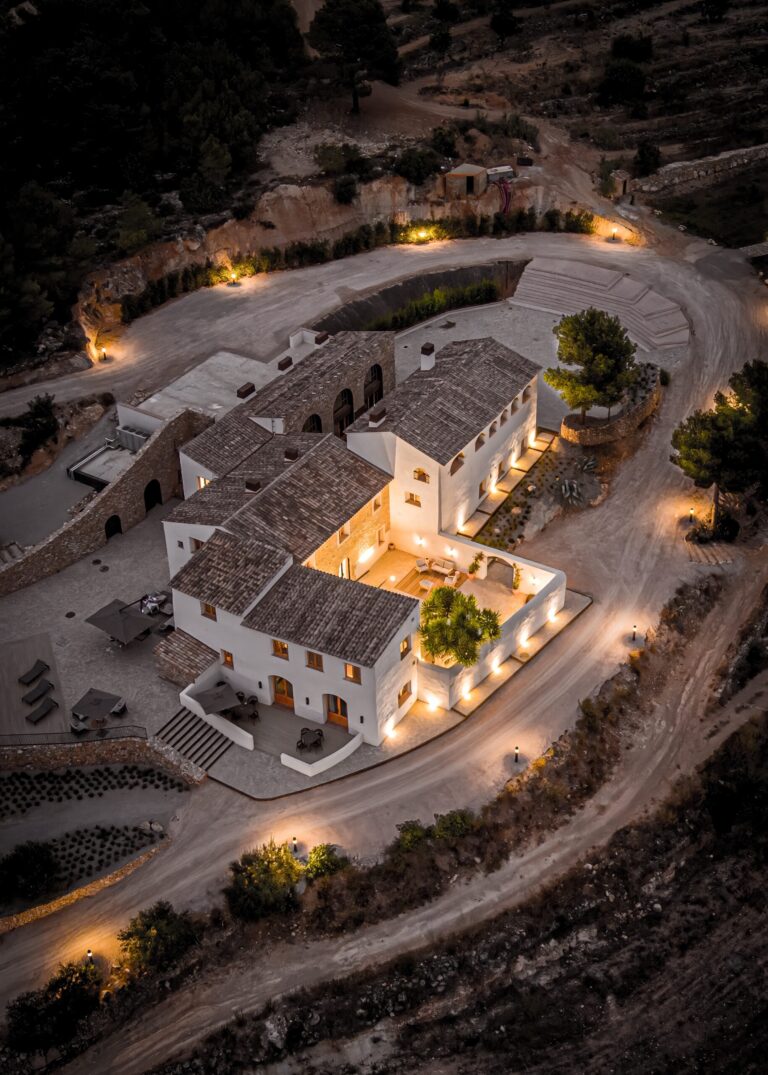 The Estate from the Air, Masia Cabellut