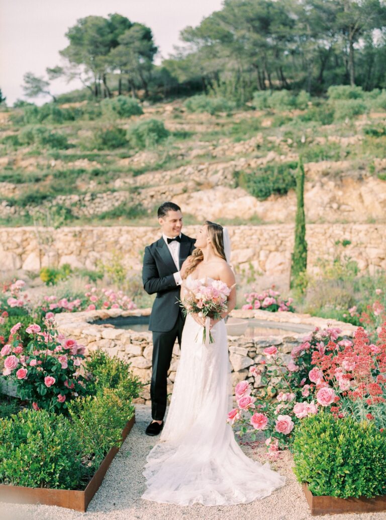 The Bride & Groom in the Rose Garden, Masia Cabellut