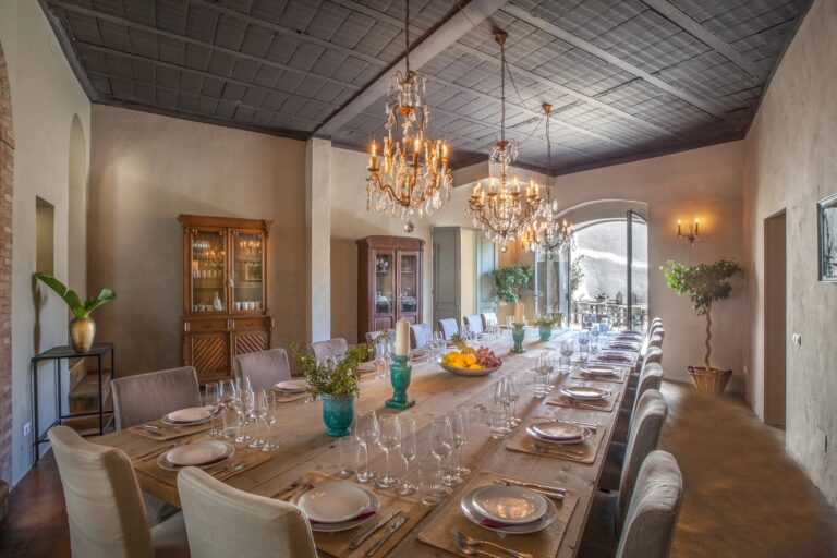 The Dining Hall, Masia Victoria