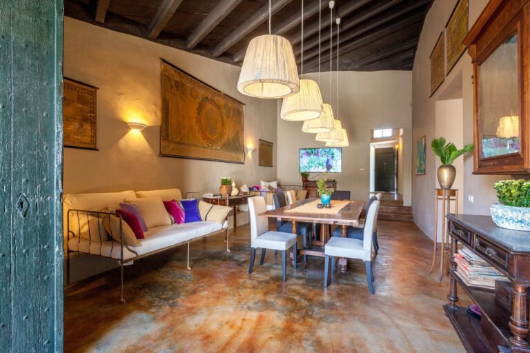 A Frescoed Lounge, Masia Victoria