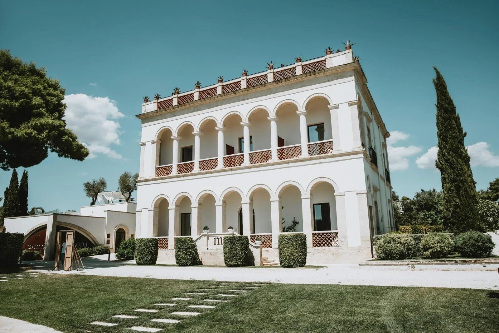 The nineteenth-century country house with its arcaded loggias, Mastropà