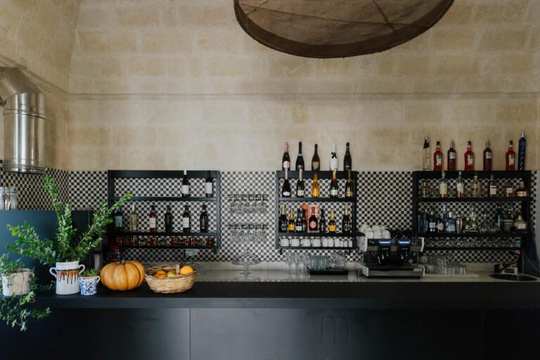 The bar, Mastropà