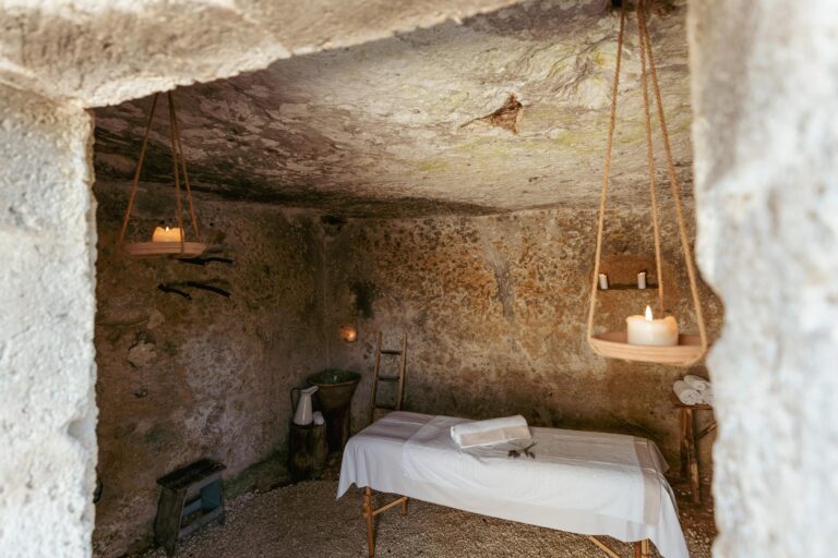Rock cave treatment room, Mastropà