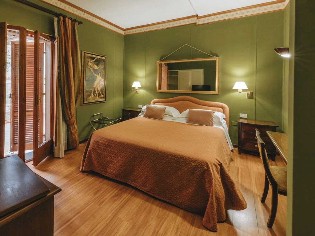 Classic Room, photograph 1