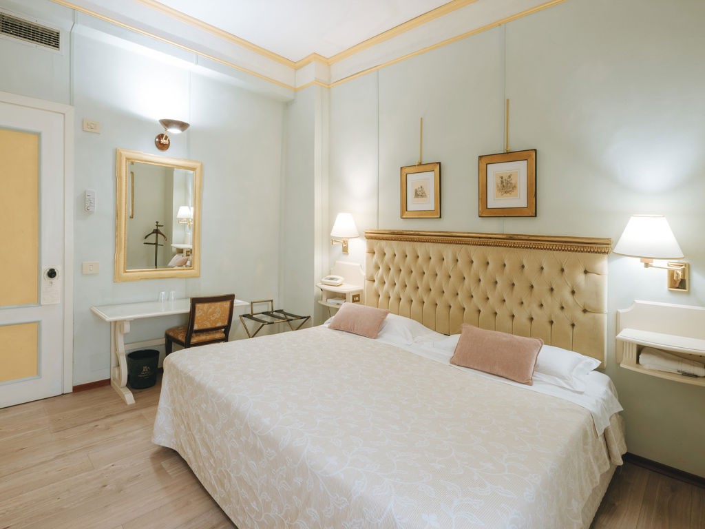 Classic Room, photograph 2