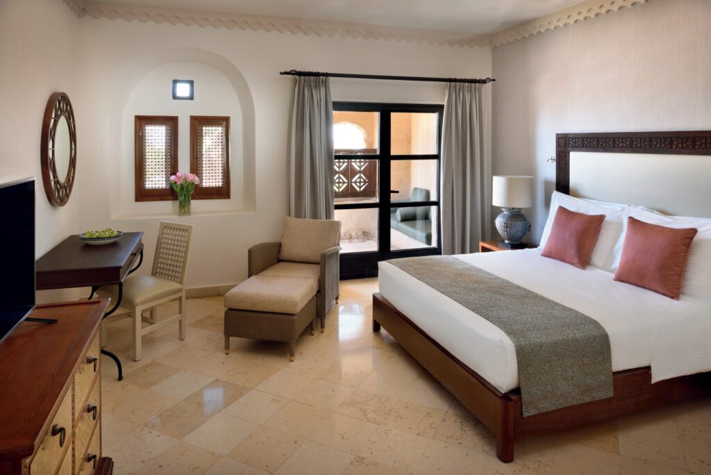 Suites and family rooms, photograph 1
