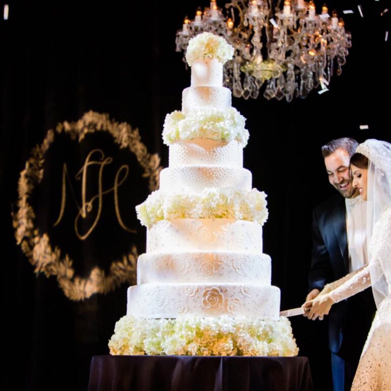 A tiered wedding cake at a Niemierko wedding at One Marylebone