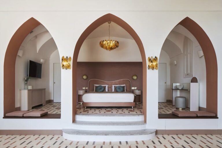 Belvedere Suite bedroom with arched alcoves, Palazzo Avino