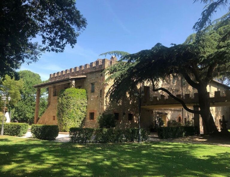 The villa from the park, beneath a cedar, Parco dei Cavalieri