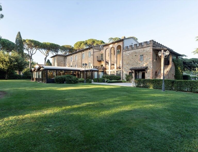 The villa seen across the lawn, Parco dei Cavalieri