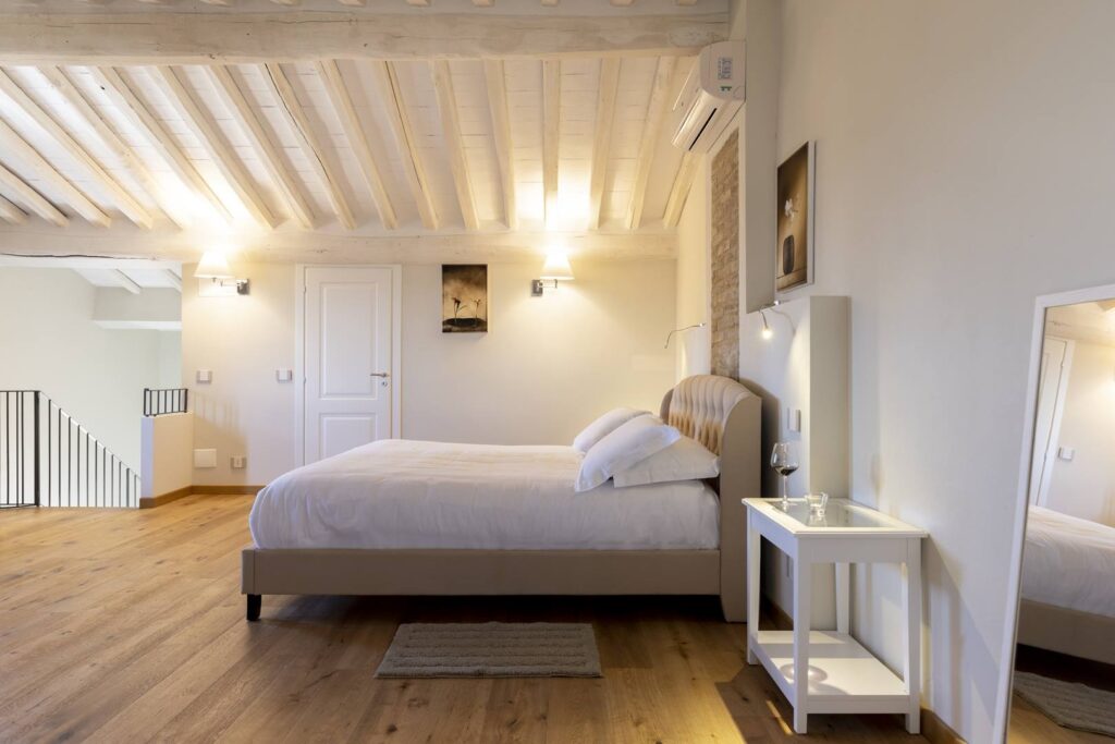 Ada Suite, photograph 2