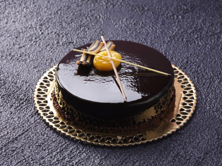 Chocolate cake with gold detail, Çırağan Palace Kempinski Istanbul