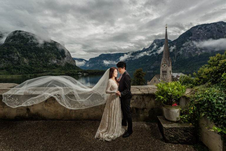 Bride's veil lifting in the wind above Hallstatt, Reflexion Studio