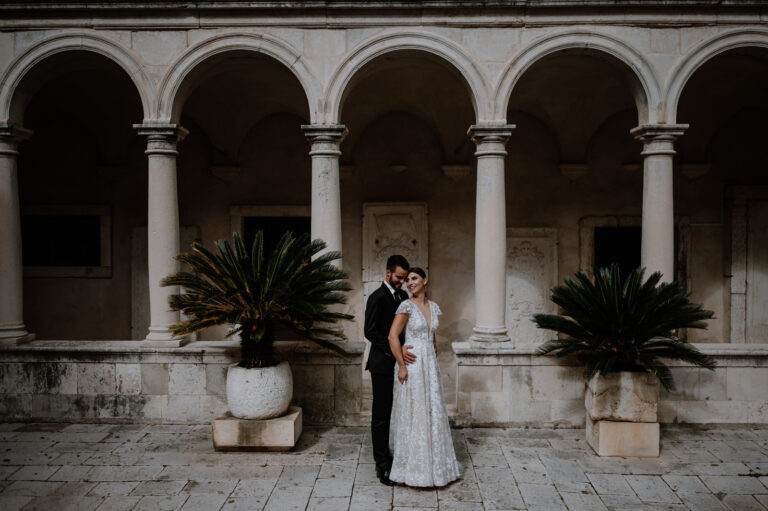 Couple in a cloister courtyard, Dubrovnik, Reflexion Studio
