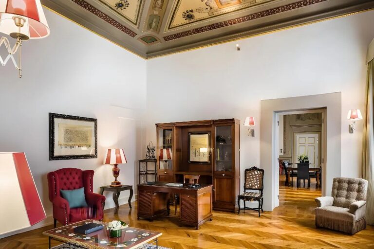 A Frescoed Suite Living Room, Relais Santa Croce by Baglioni Hotels