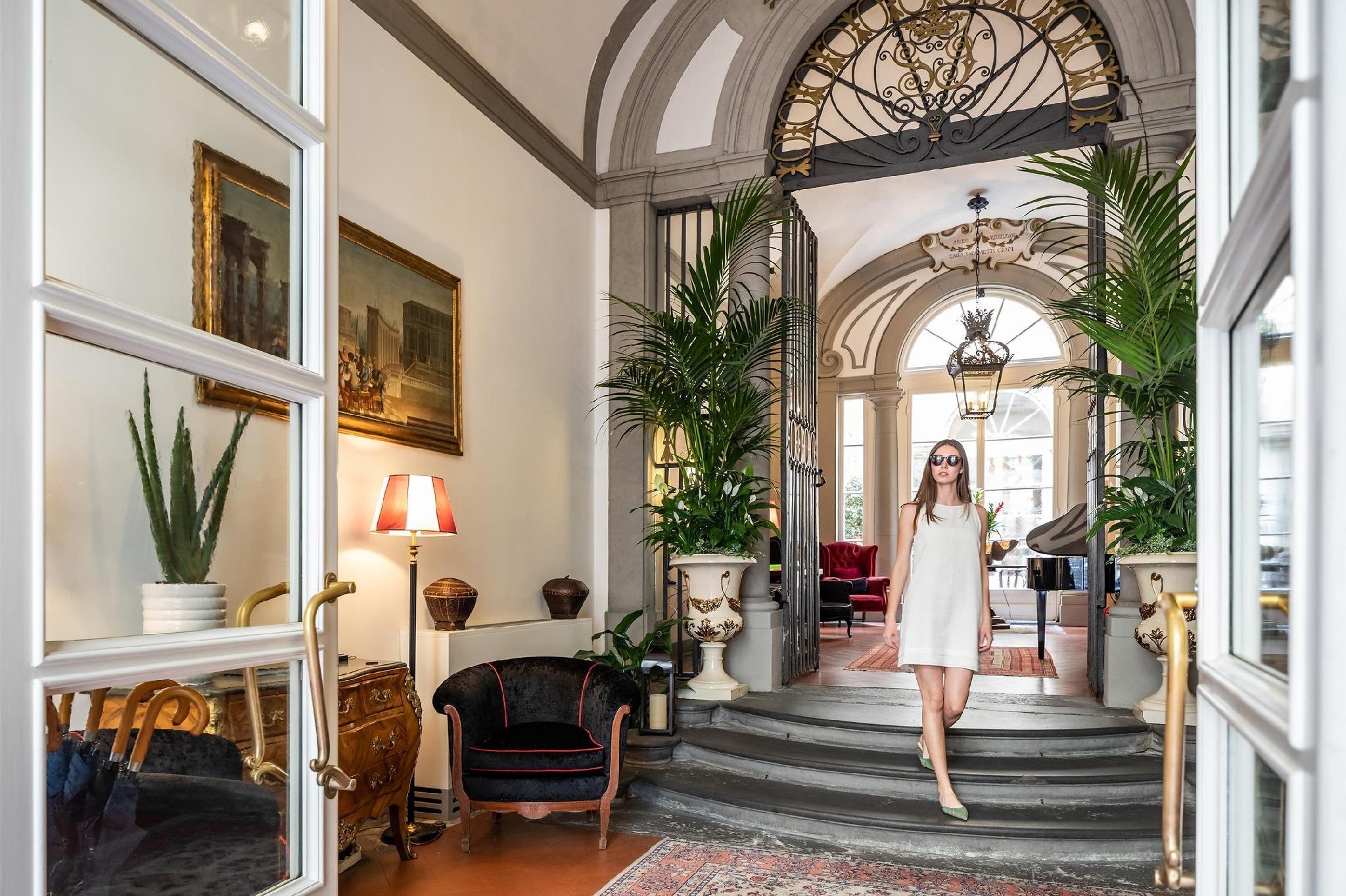 Arriving at the Palazzo, Relais Santa Croce by Baglioni Hotels