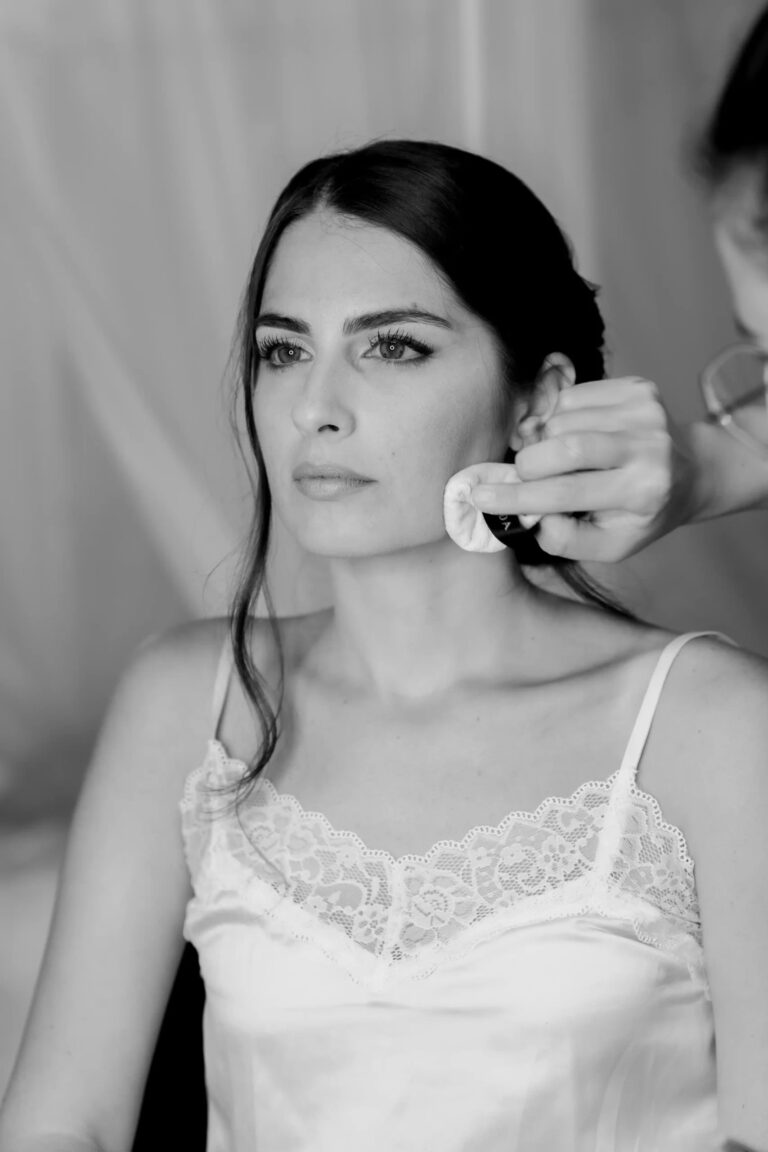 Beatrice getting ready, in black and white, Rocco Daniele Photography
