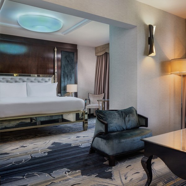 King Junior Syon Suite