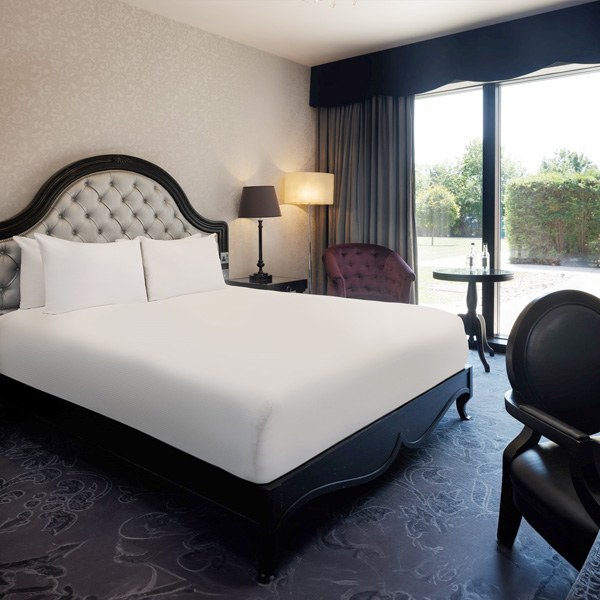 Queen Guest Room