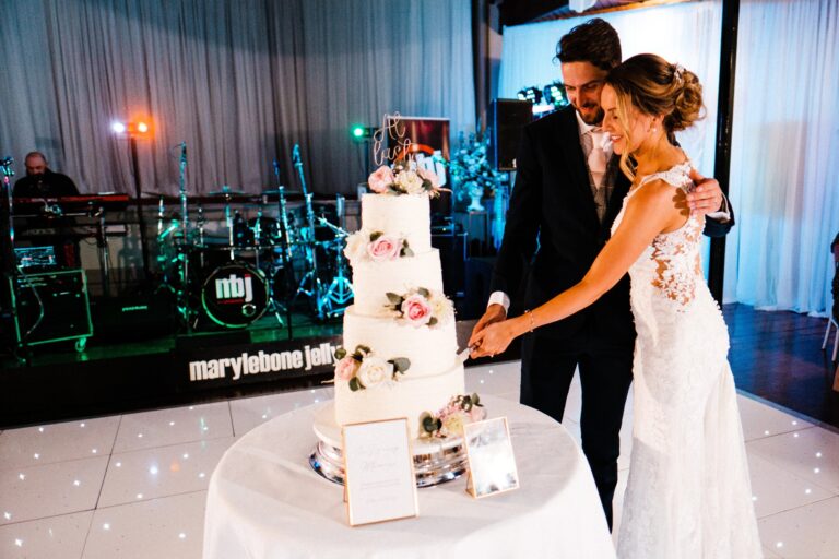 Cake cutting and first dance, Salomons Estate