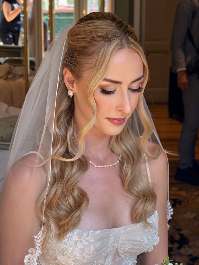 Blonde bridal waves with a veil, finished for a Lake Como day, Samantha Pretto