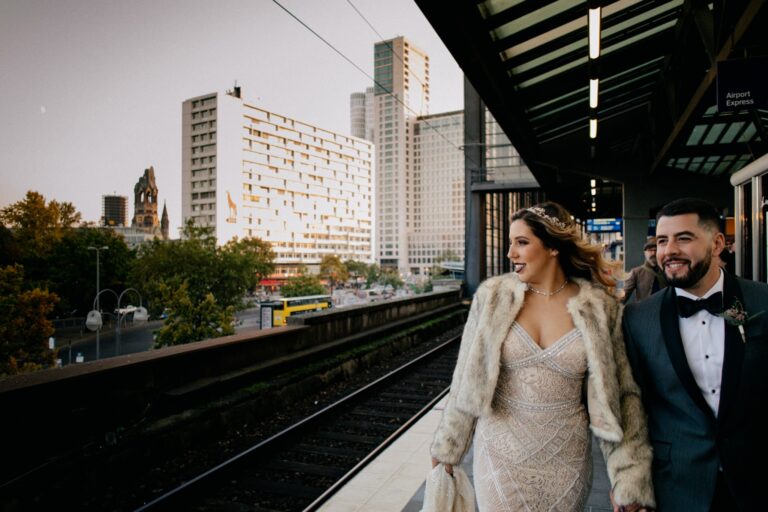 Couple on a Berlin station platform, Sarah Linow