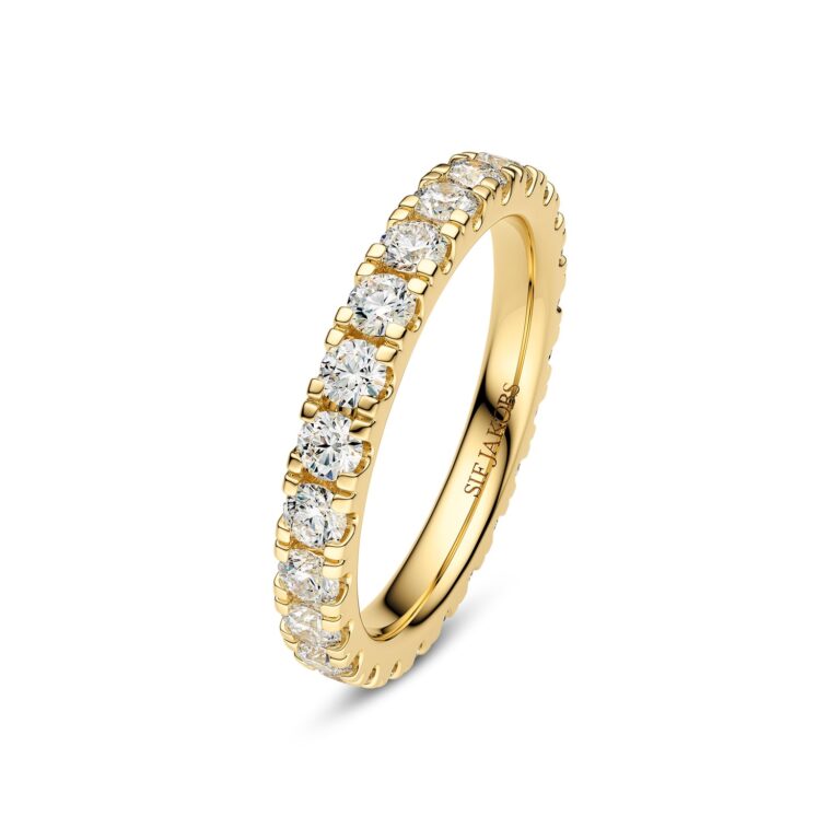 Full eternity band with claw-set diamonds in 14 karat yellow gold, Sif Jakobs