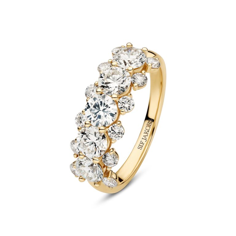Scattered-cluster diamond ring in 14 karat yellow gold, Sif Jakobs