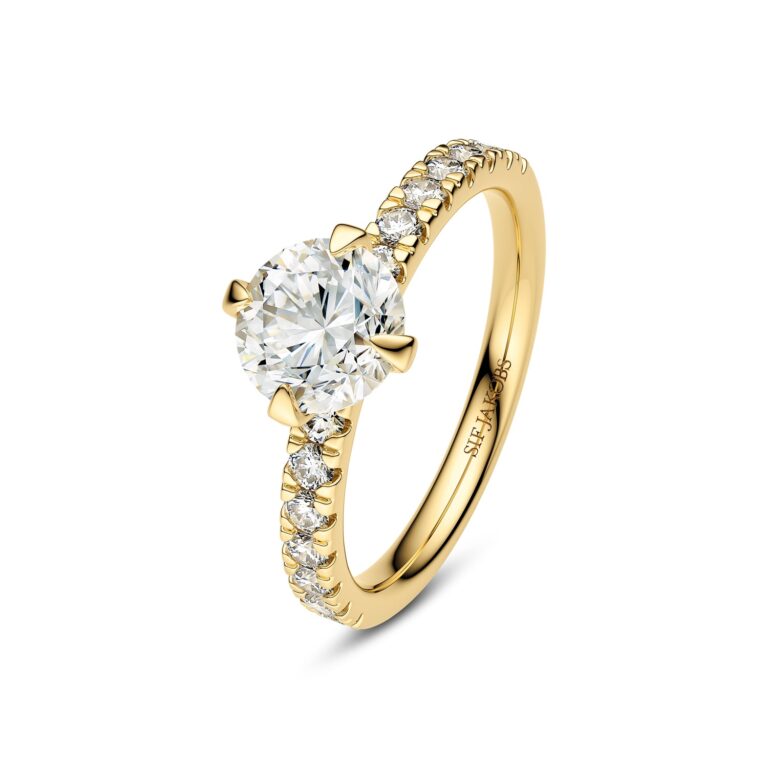 Diamond solitaire ring with diamond-set shoulders in yellow gold, Sif Jakobs