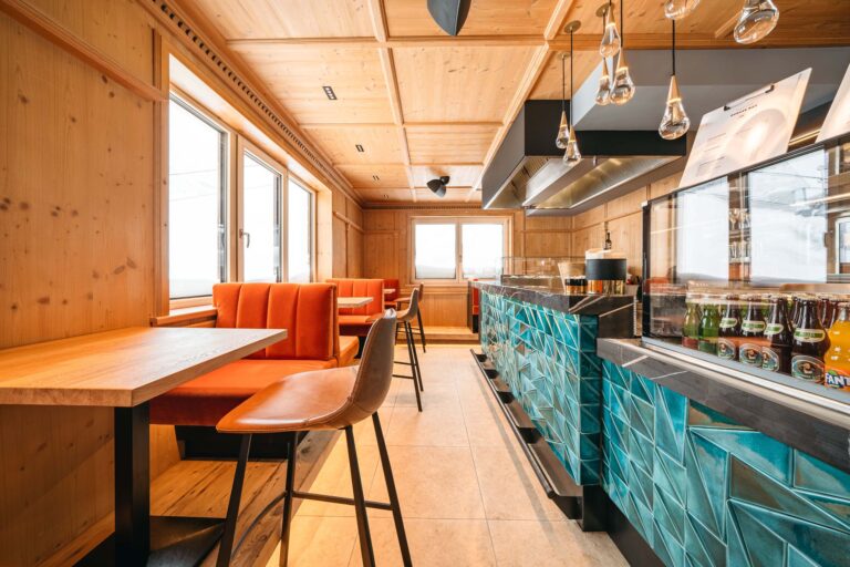 Restaurant interior, Ski Hotel Maiensee