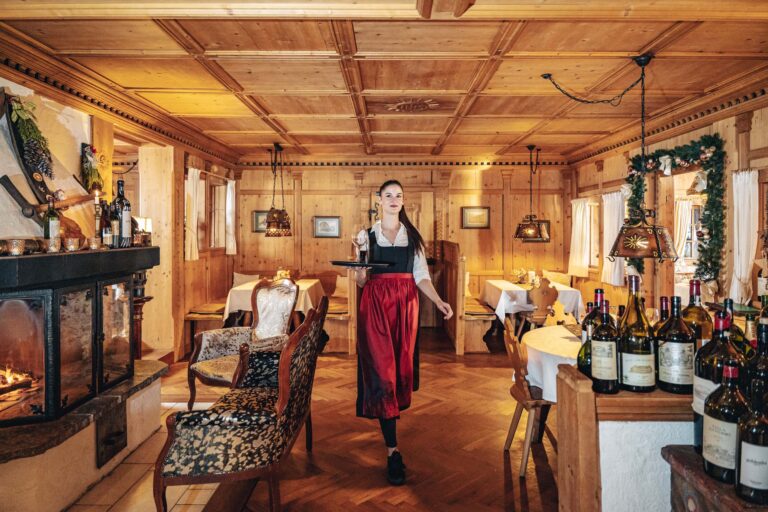 Maiensee Stuben parlour with open fireplace, Ski Hotel Maiensee