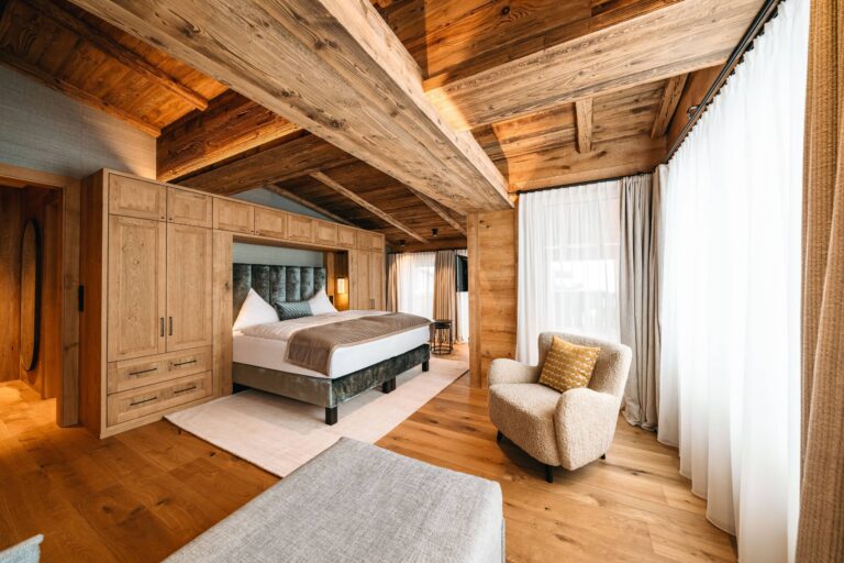 Double room with panoramic window, Ski Hotel Maiensee