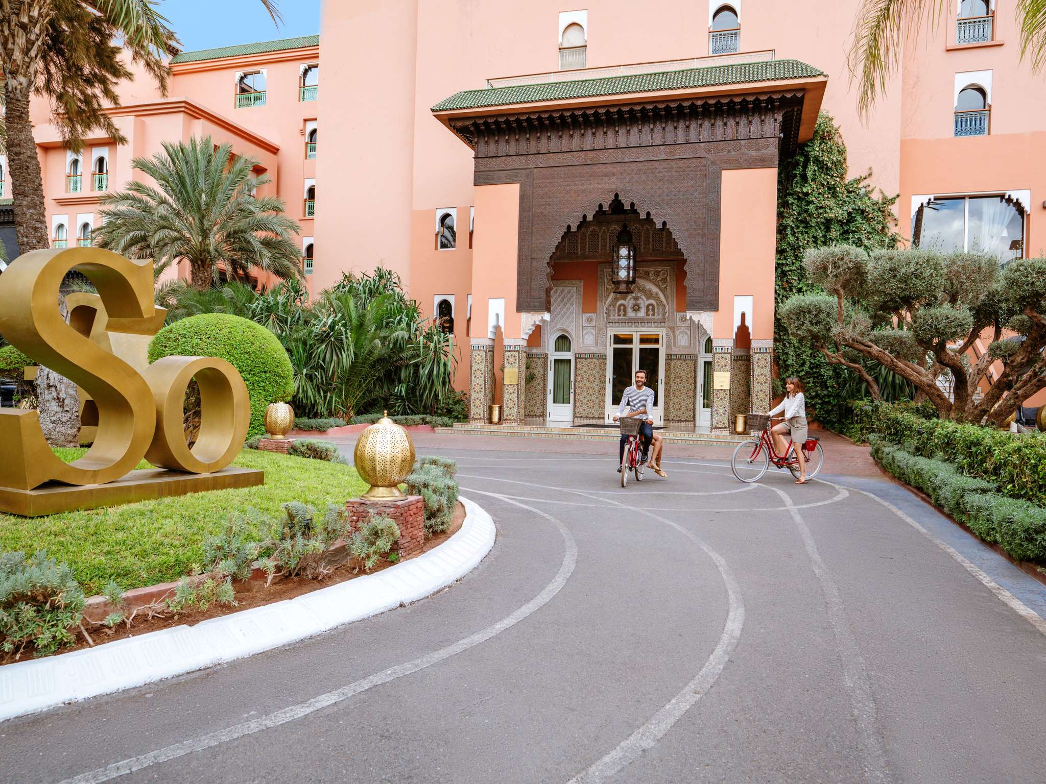 Entrance drive and gateway of the hotel, Sofitel Marrakech Lounge and Spa