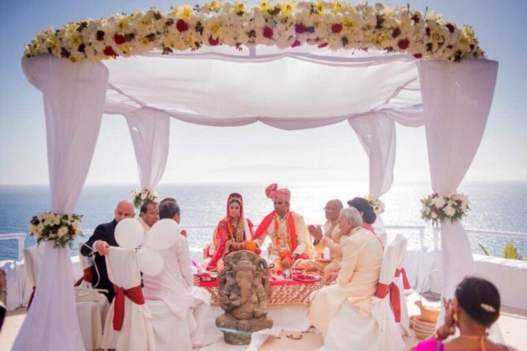 A wedding canopy by the sea, Spain4weddings