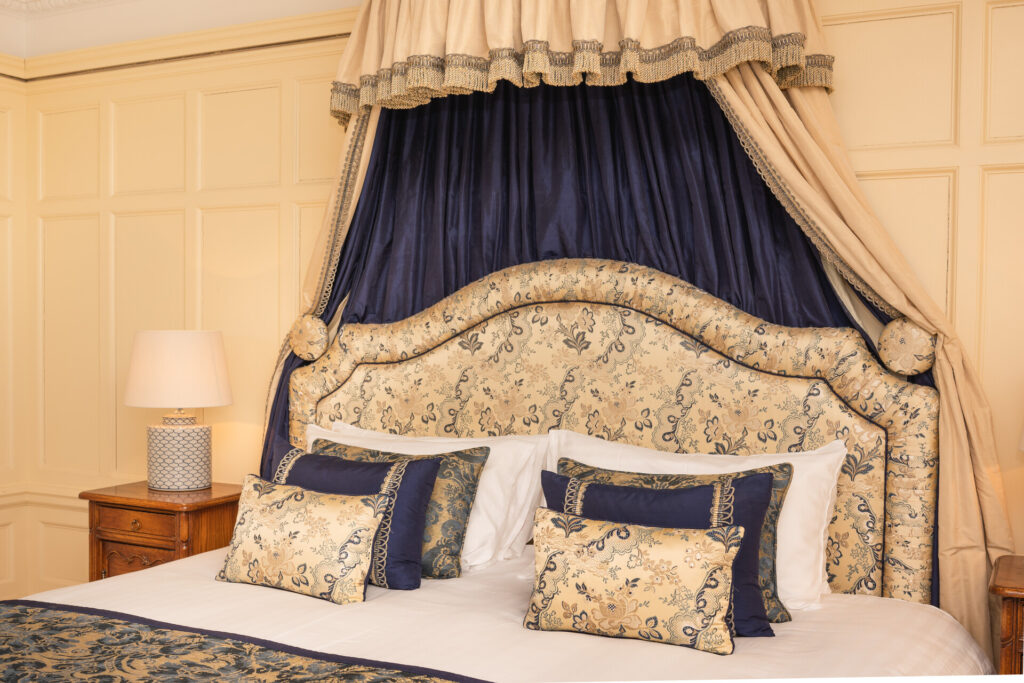 Honeymoon Suites