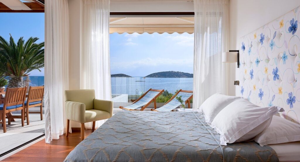 Classic Studio with Private Pool Sea View