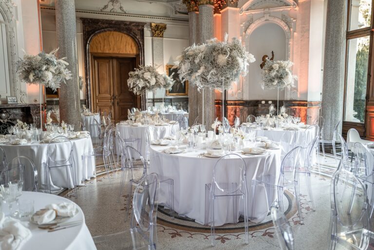 Round tables in the dome room, Stella Rheni
