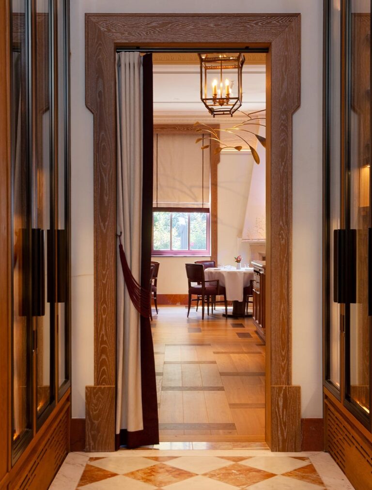 Doorway between the dining rooms, Stoke Park