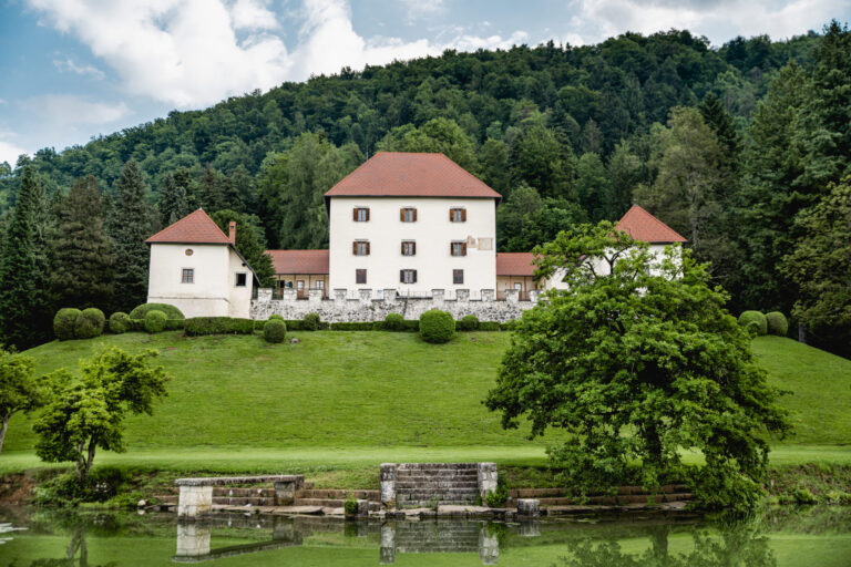 Strmol Castle above its lake, Strmol Castle