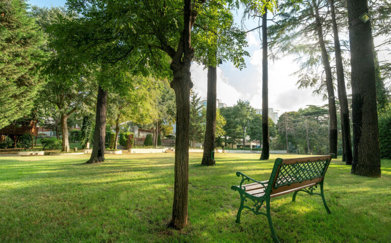 Garden lawn and trees, Swissôtel The Bosphorus Istanbul