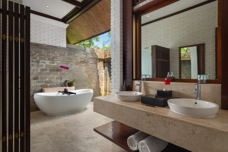 Semi-outdoor bathroom, Tanah Gajah, a Resort by Hadiprana