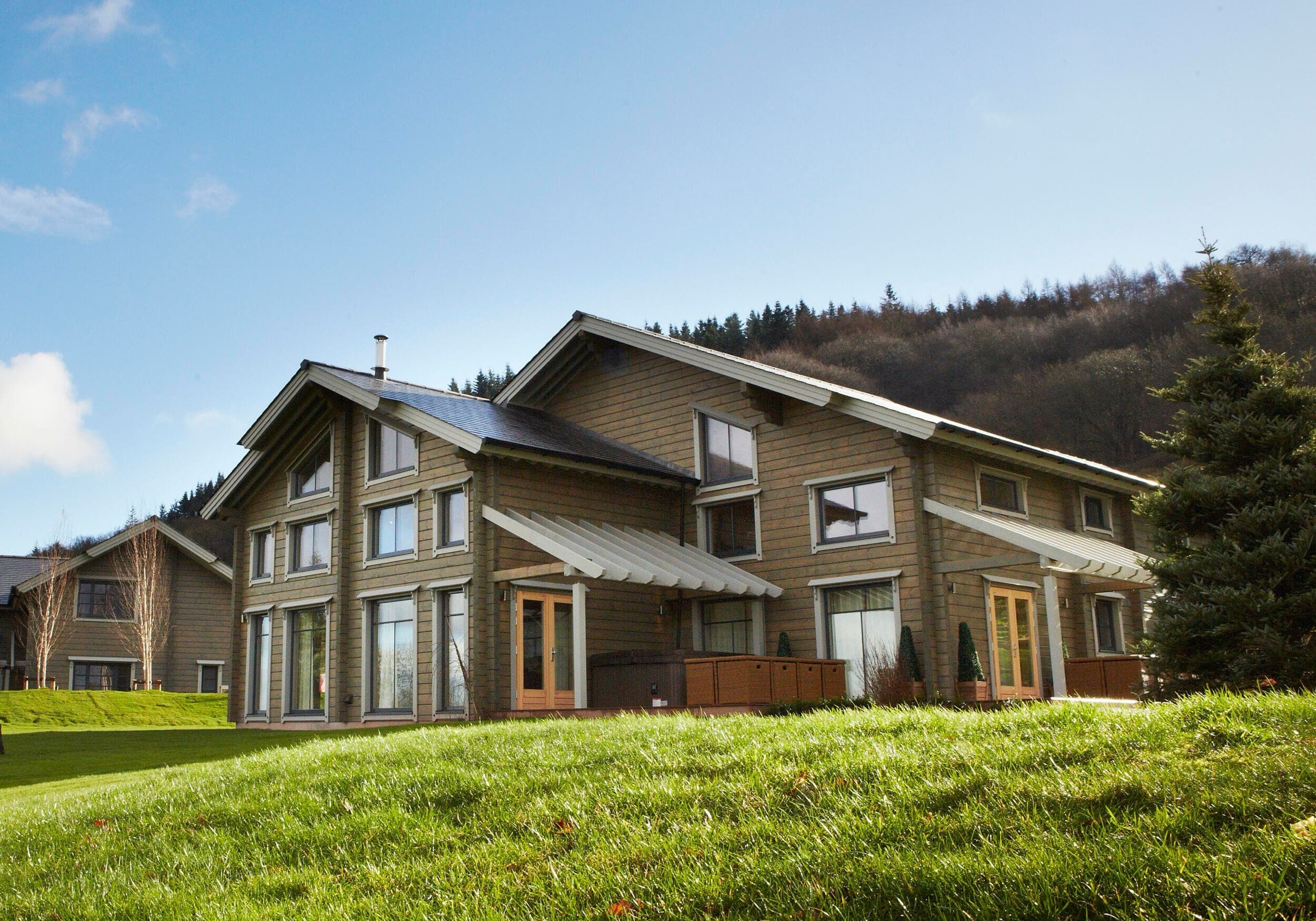 Hunter Lodges in the Usk Valley, The Celtic Manor Resort