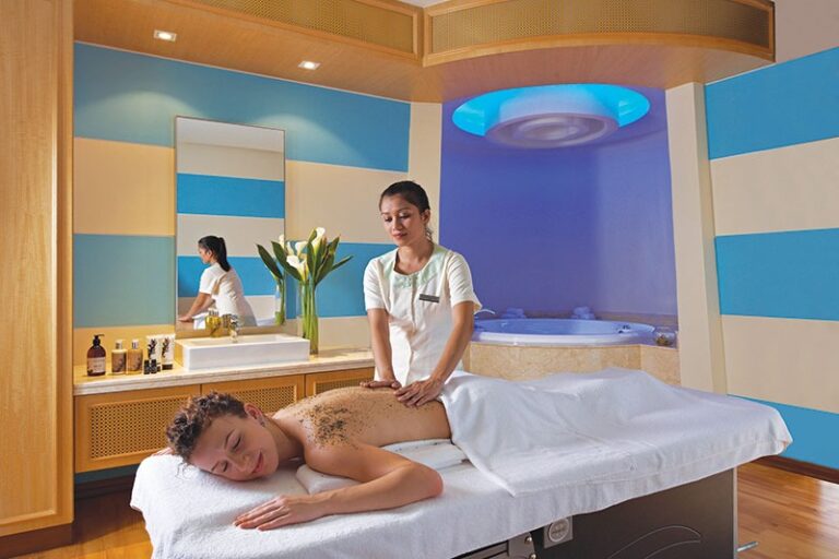 La Sante Spa treatment room, The Chateau Spa and Organic Wellness Resort