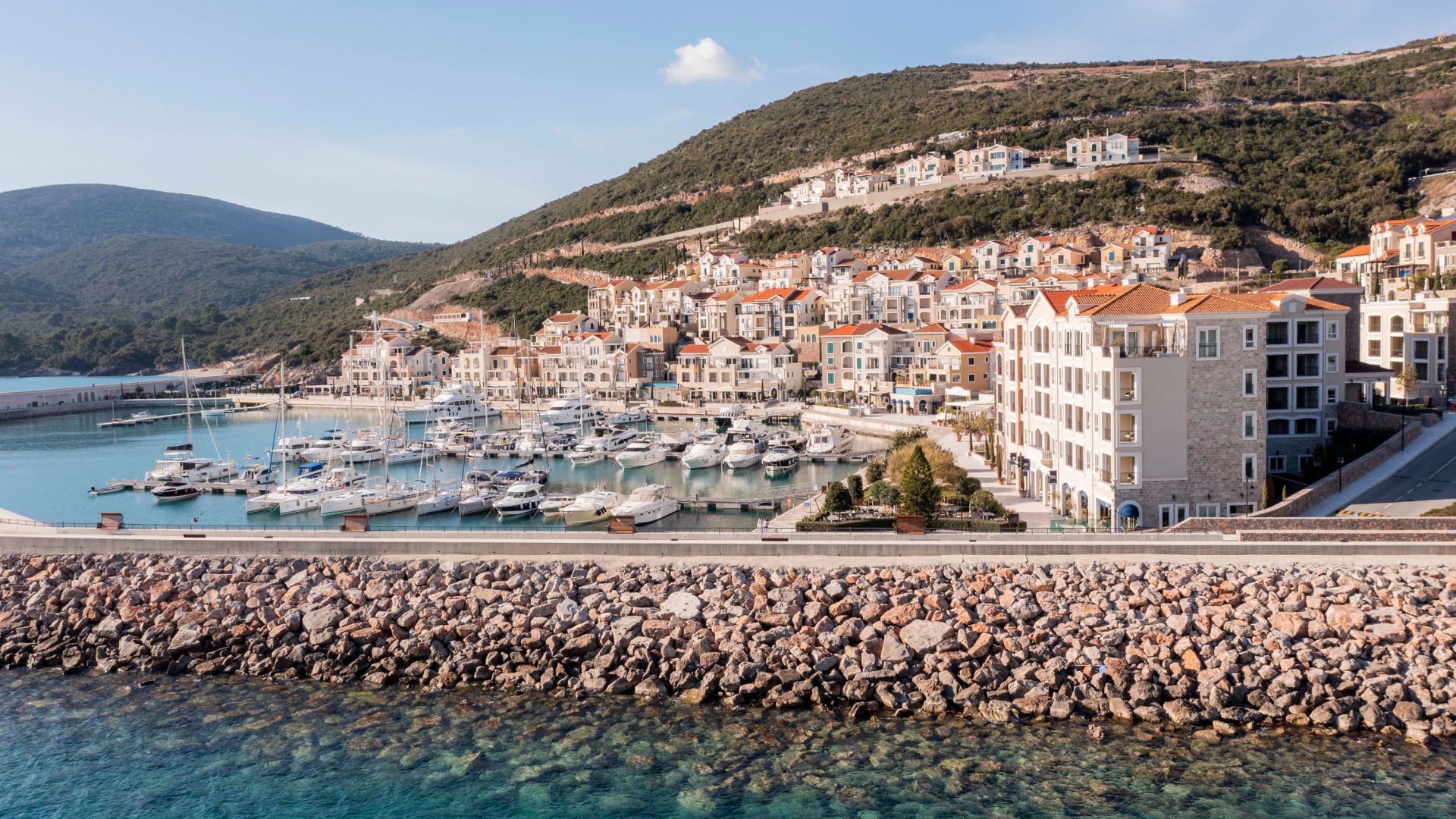 The Chedi Luštica Bay and the marina on the Luštica Peninsula, The Chedi Luštica Bay
