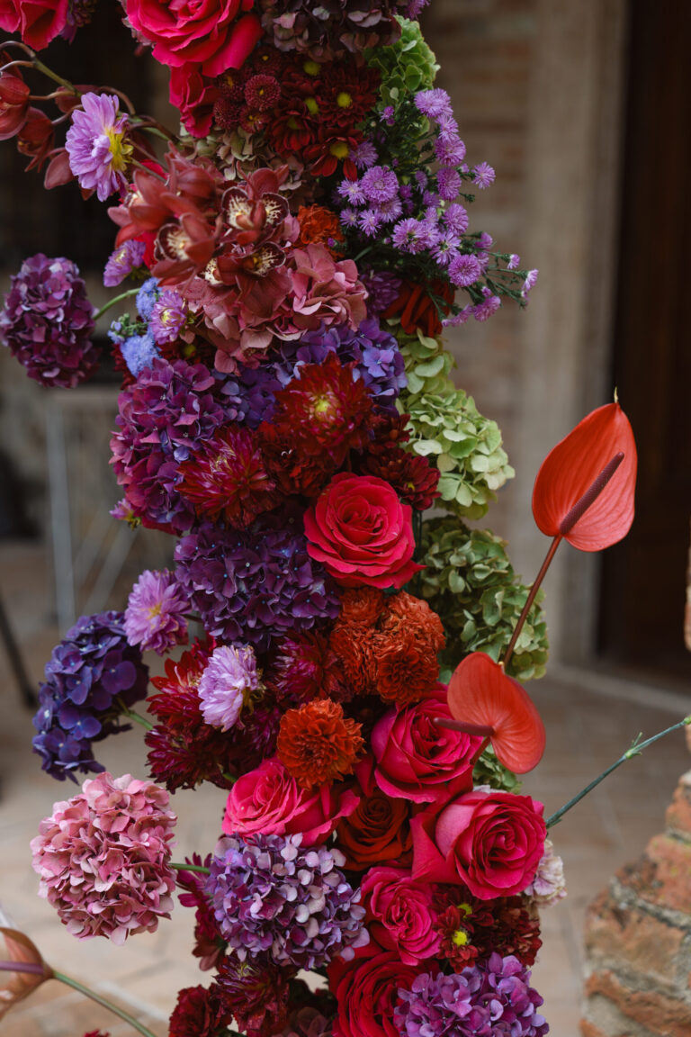 Floral column of roses, hydrangeas and anthuriums, Tuscany, The Dream Wedding Lab