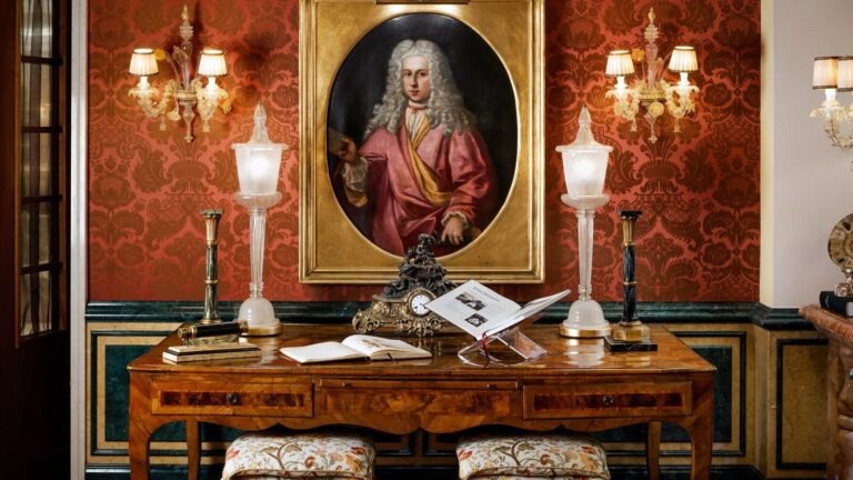The Explorers Library restaurant, a frescoed room, The Gritti Palace